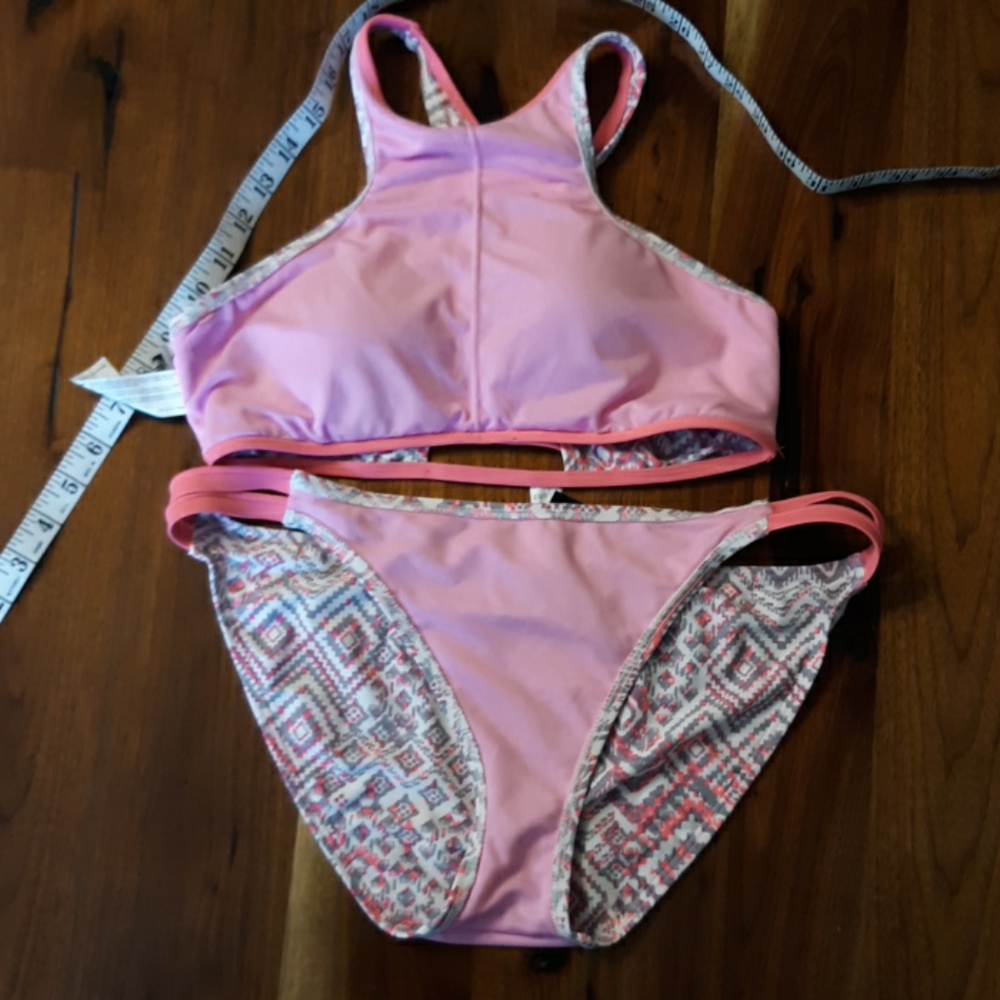 Cute Bikini Set - Picture 5 of 10